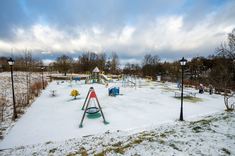 Детская и спортивная площадка