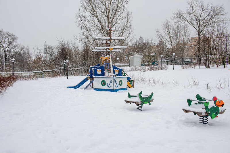 Детская и спортивная площадка