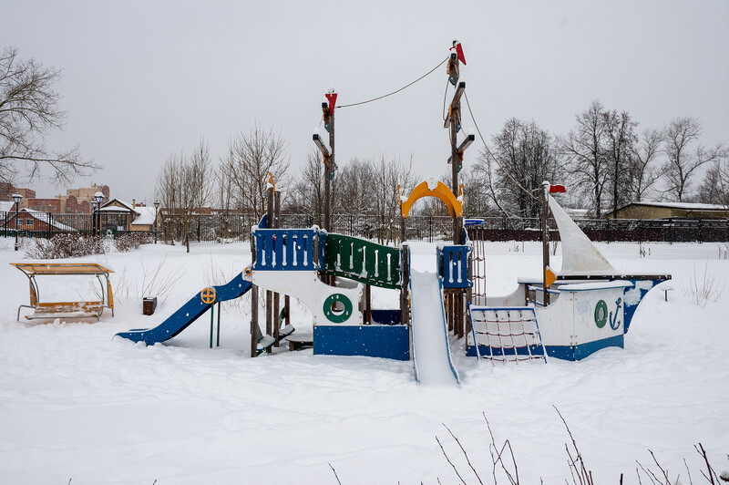 Детская и спортивная площадка