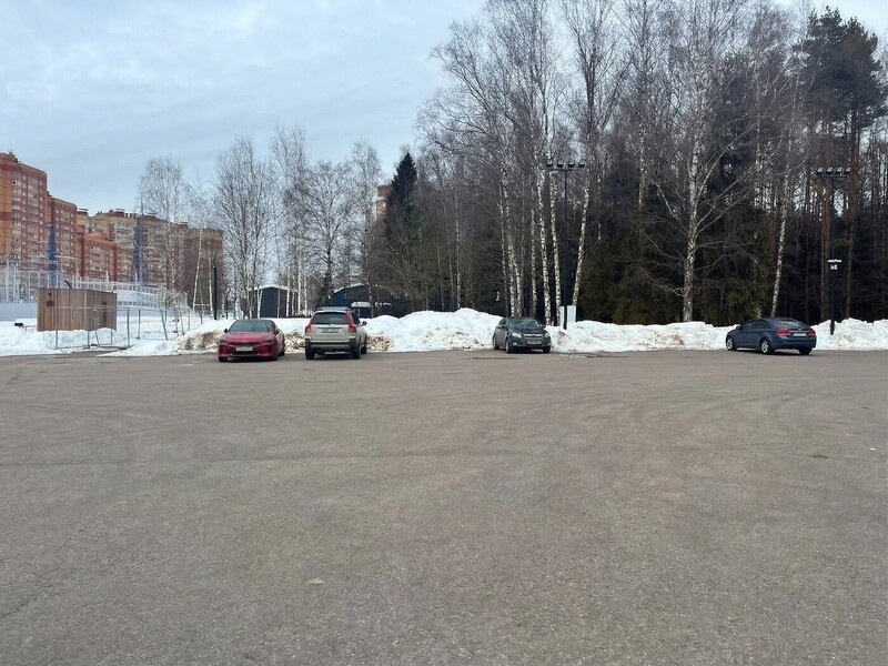 Парковка со стороны микрорайона Супонево