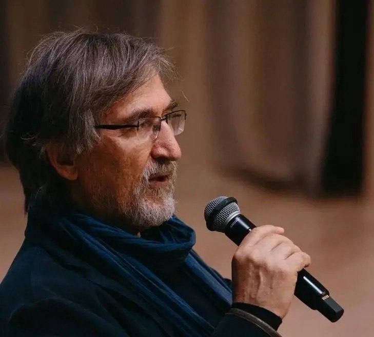 Искусствоведческие лекции в парке Малевича
